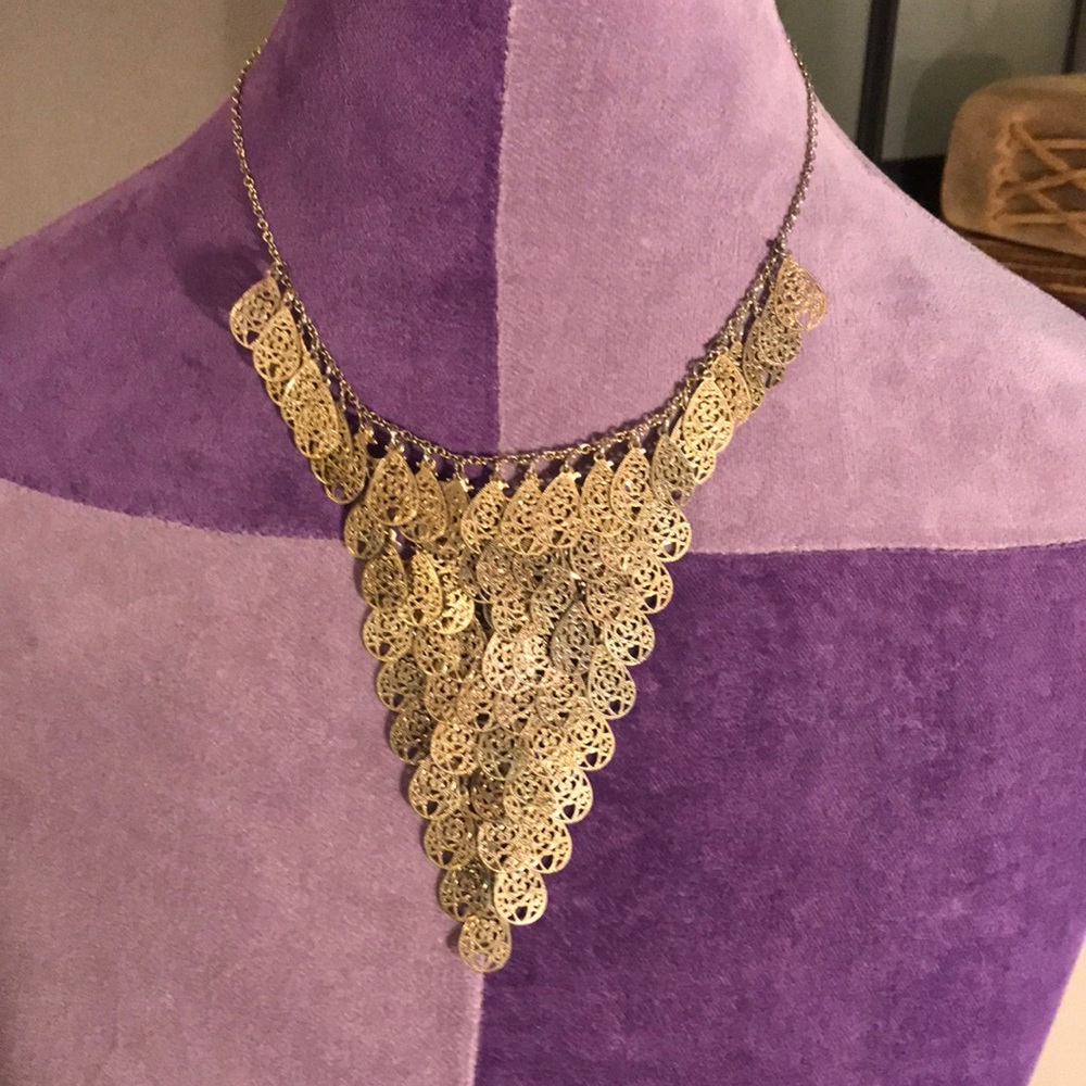 Vintage Metal coin type necklace